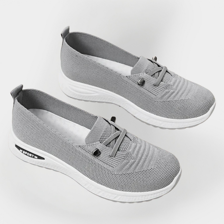 Sports Shoes with Lightweight Fabric and Flexible Sole