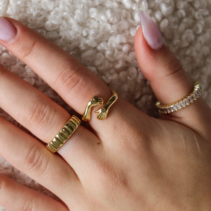 Hug Ring