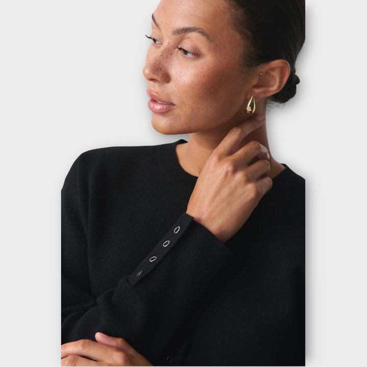 Contemporary Cropped Cardigan Featuring Button Accents