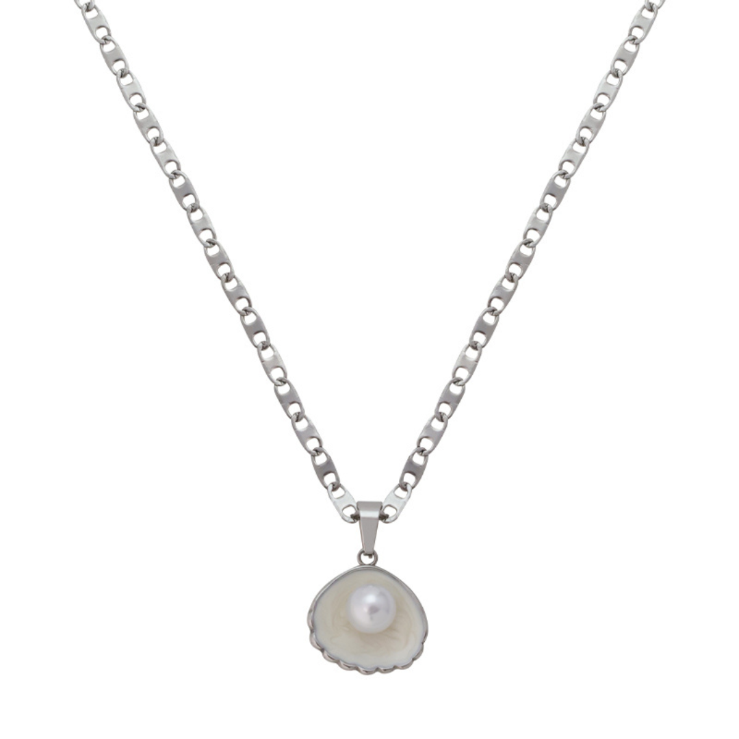 Shell Design Necklace
