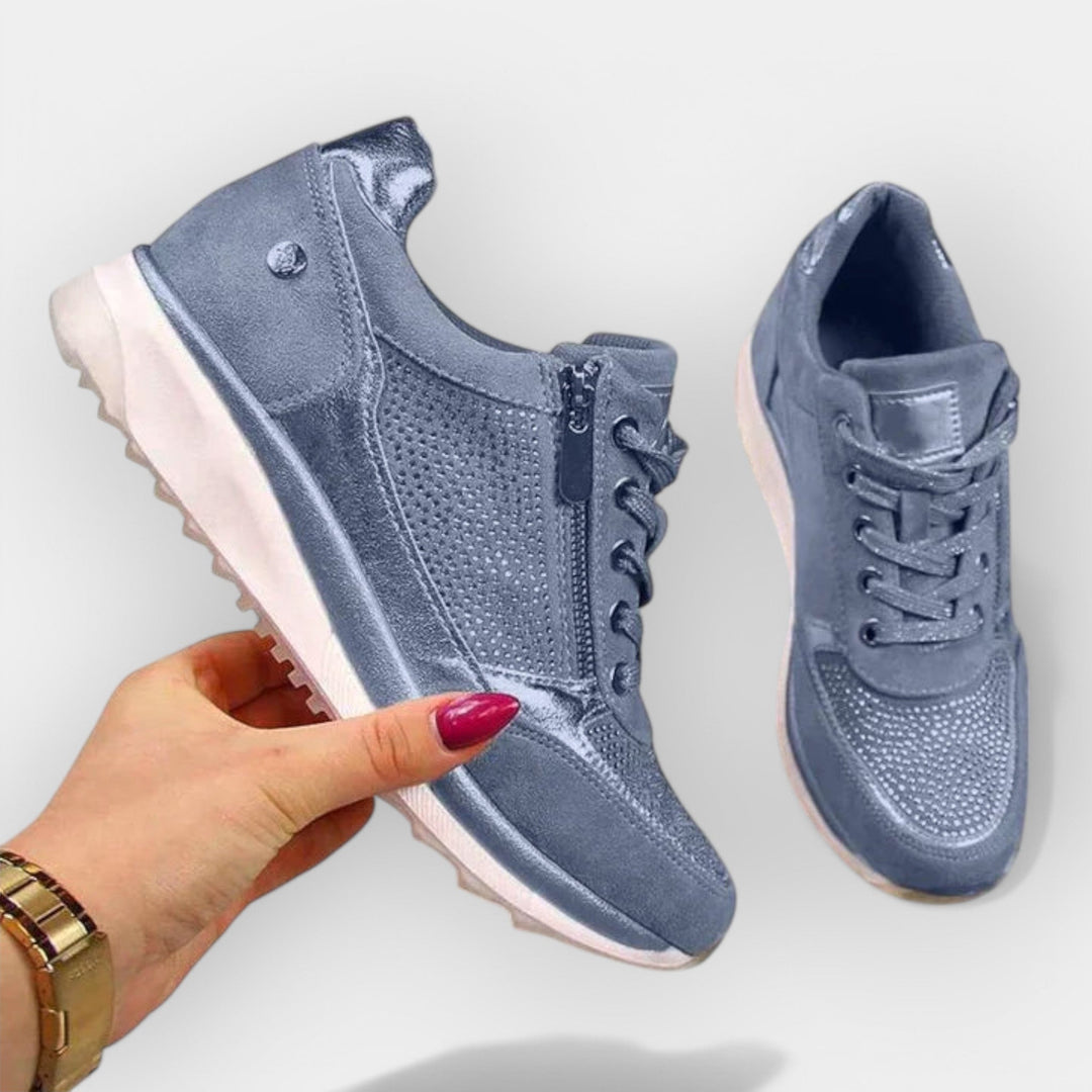 Anatomical Sneakers with Zipper Closure