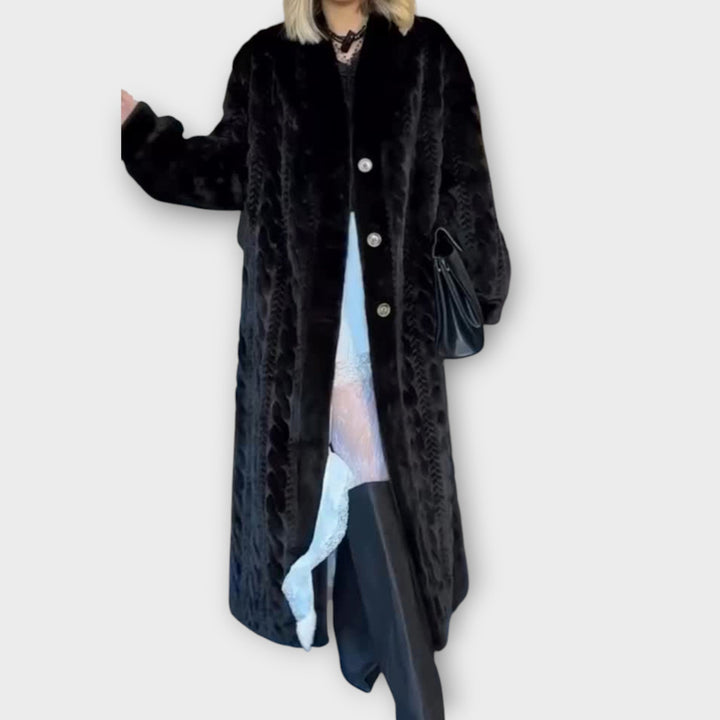 Chic Long Winter Coat with Luxurious Faux Fur