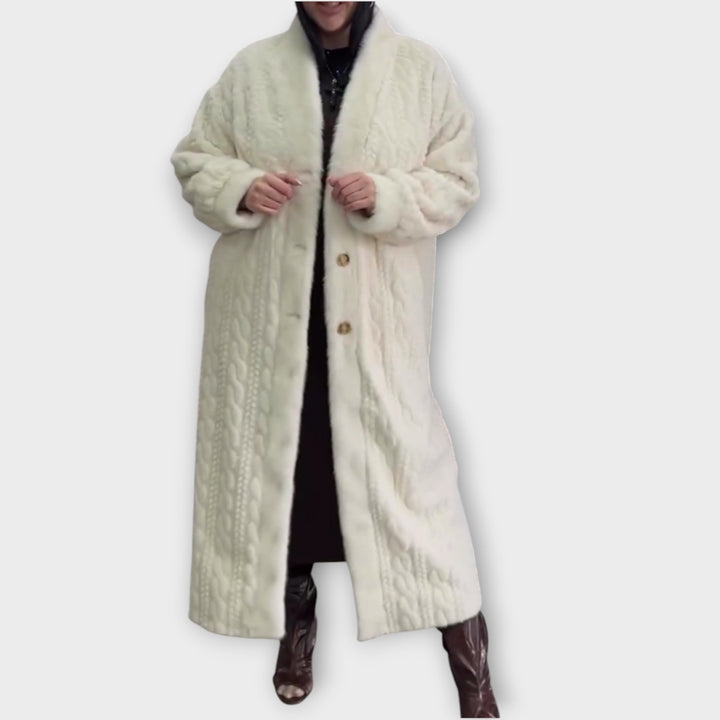 Chic Long Winter Coat with Luxurious Faux Fur